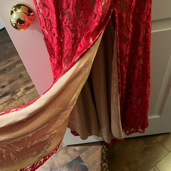 BCBGeneration Red Lace Gown, size 4 - Picture 8 of 9